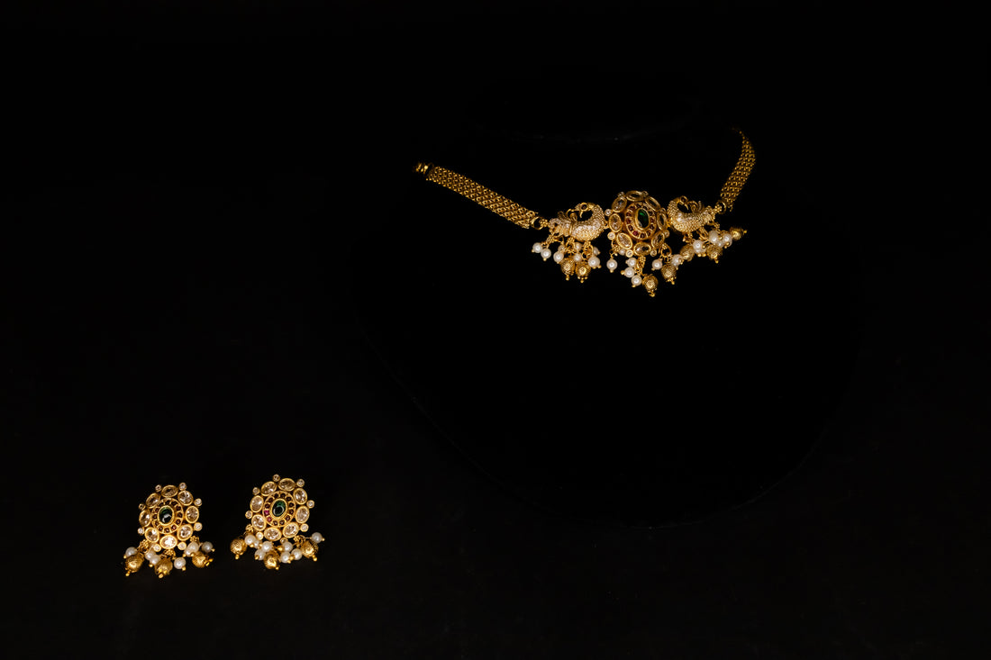 Saloni Set