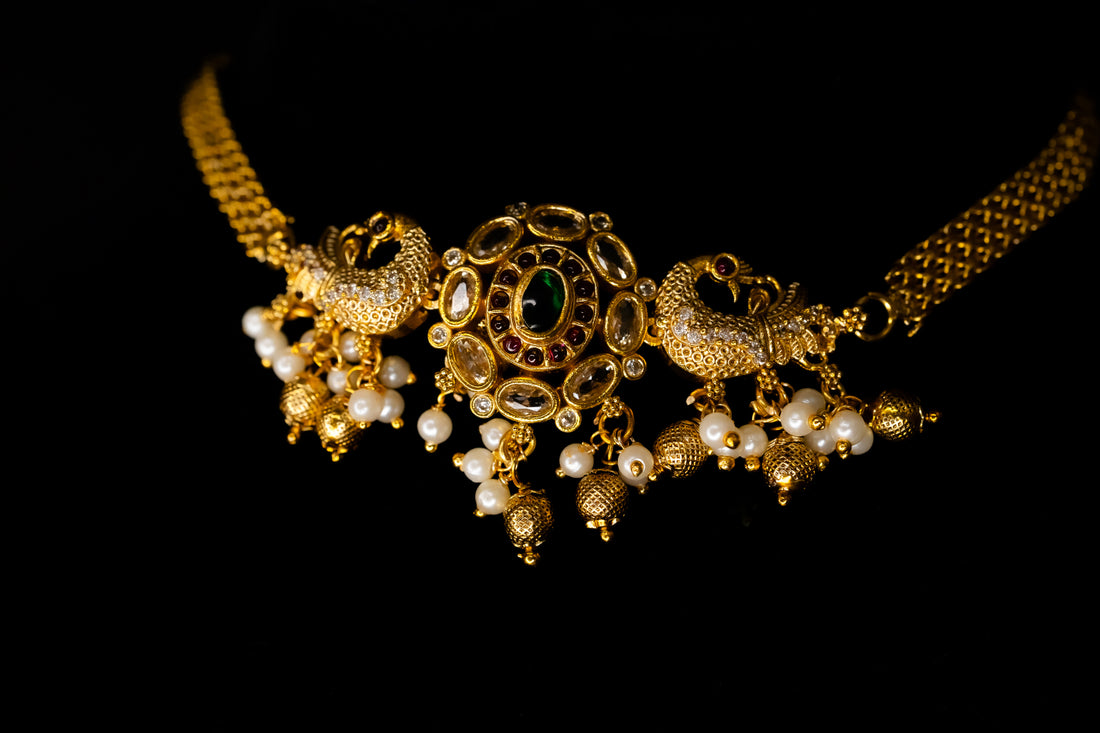 Saloni Set